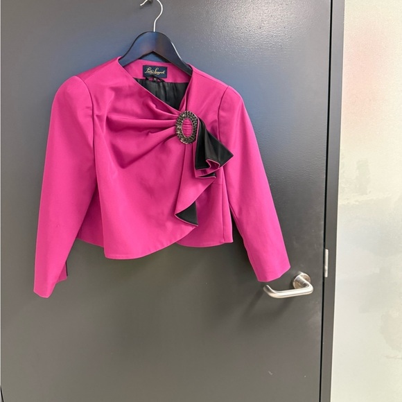 Luisa Spagnoli size 6 crop shiny fusia Blazer with Decorative Brooch EUC * - Picture 15 of 16